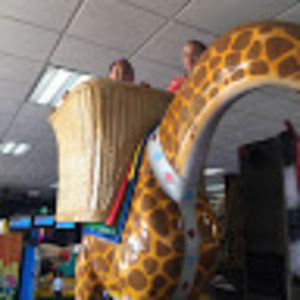 Meet your Posher, Amora